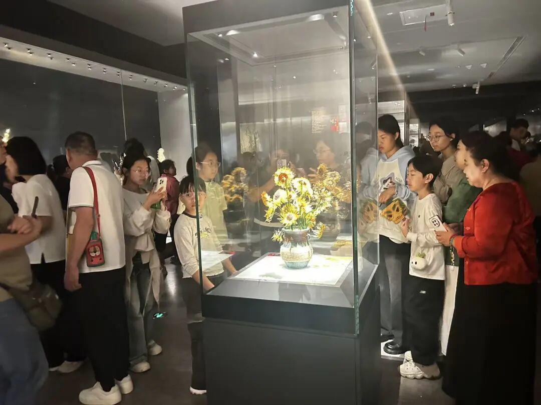 陶琉流光映盛世，文旅融合迎盛會——淄博陶琉館假日市場接待量創新高，全力備戰省文旅大會
